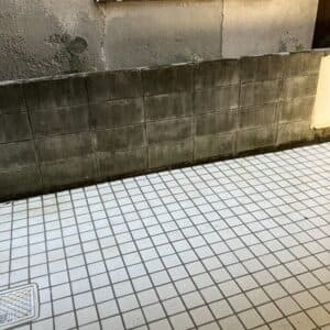 呉市で空き家を処分する際に布団や棚を回収