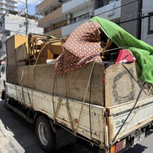 広島市中区で戸建て解体時に沢山の不用品回収