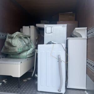 春日市でアパートの退去時に不要な家電製品など回収