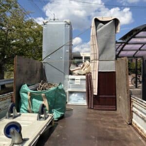 福岡市西区で大きめ冷蔵庫、食器棚の回収