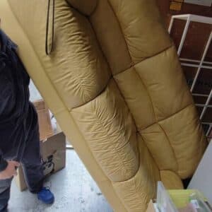 神戸市で不用品回収(ソファー・棚・生活雑貨など)致しました