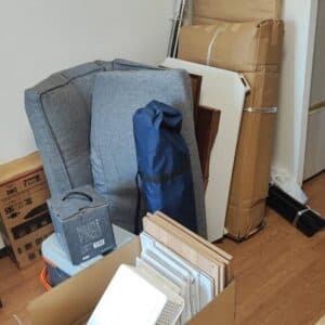 明石市で不用品回収(ソファー・テーブル・キャンプ用品・ビデオ・物干し竿・家具・小家電)を回収致しました