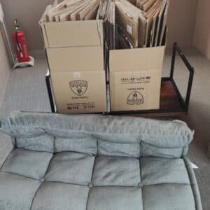 神戸市で不用品(ソファー・机・段ボール)回収致しました