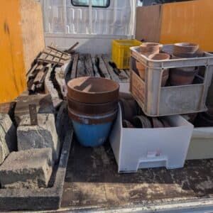 熊本市北区でお庭の植木鉢やブロックの回収^_____^