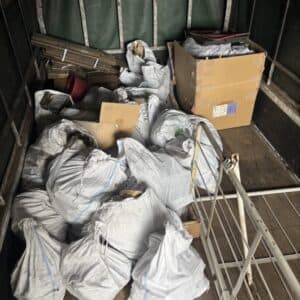 長崎市で庭に長年放置した瓦などの瓦礫処分