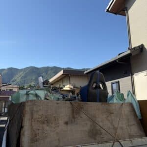 岡山市中区の事務所でデスクや椅子回収!!