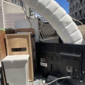 境港市で急な転勤に伴いマットやテレビなど回収